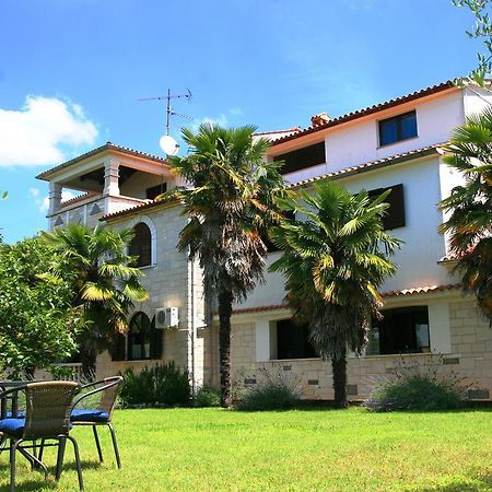 Korsa Apartment Sveti Lovrec Pazenaticki Exterior photo